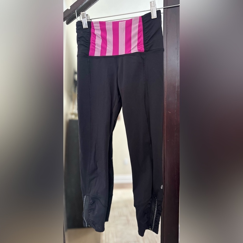 LULULEMON Pink and Black Striped Leggings, 23” (US 2)